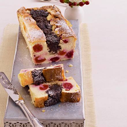 Mohn-Frischkäsekuchen mit Kirschen Rezept Mohn-Frischkäsekuchen mit Kirschen Rezept