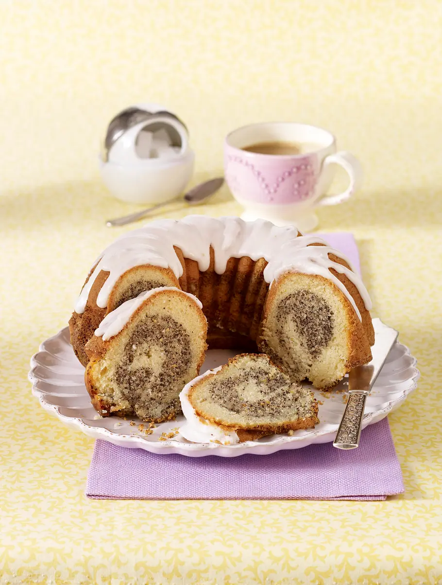 Mohn-Gugelhupf mit Orangenlikör Rezept Mohn-Gugelhupf mit Orangenlikör Rezept