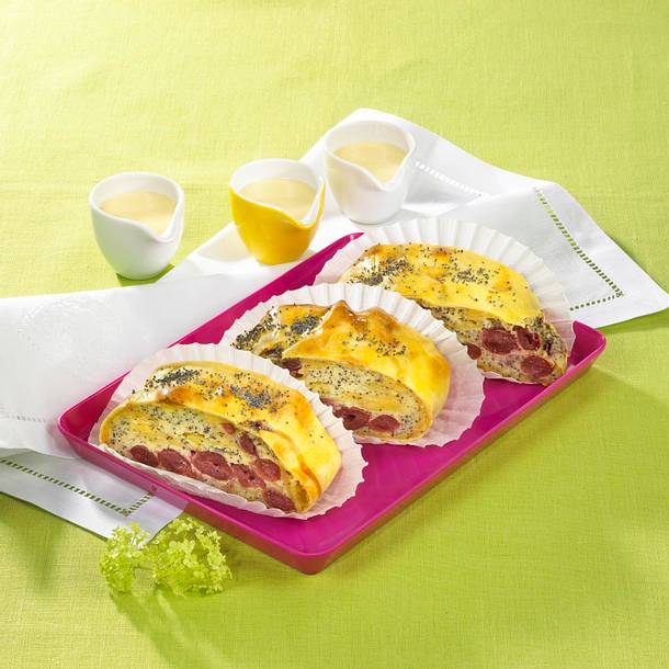 Mohn-Kirsch-Strudel mit Vanillesoße Rezept