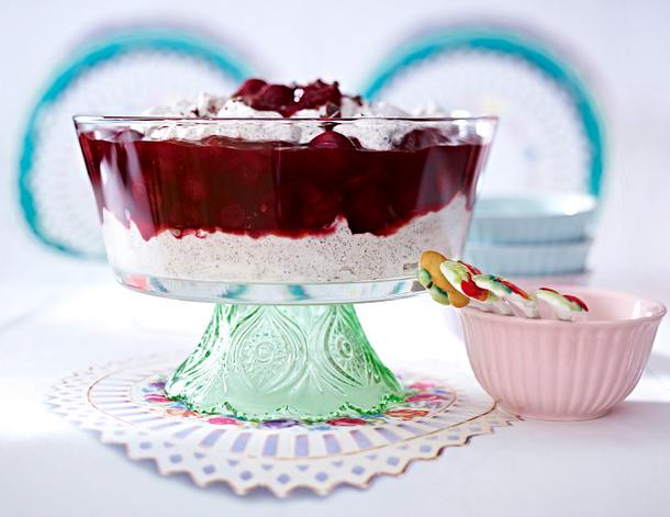 Mohn-Marzipan-Creme mit Kirschen Rezept Mohn-Marzipan-Creme mit Kirschen Rezept