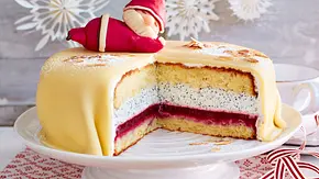 Mohn-Marzipan-Torte mit Nikolaus Rezept - Foto: LECKER @ Bauer Media Group Mohn-Marzipan-Torte mit Nikolaus Rezept - Foto: LECKER @ Bauer Media Group