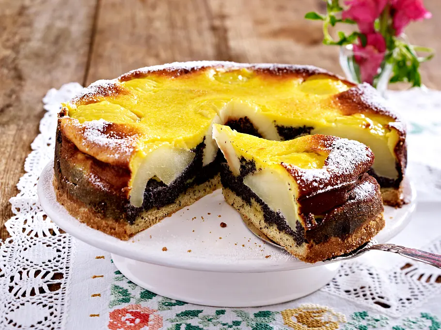 Mohn-Schmandkuchen mit Birnen Rezept Mohn-Schmandkuchen mit Birnen Rezept