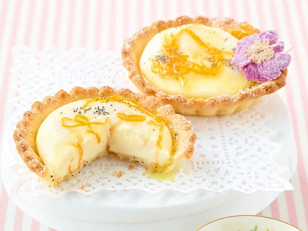Mohn-Tarteletts mit Orangencreme Rezept