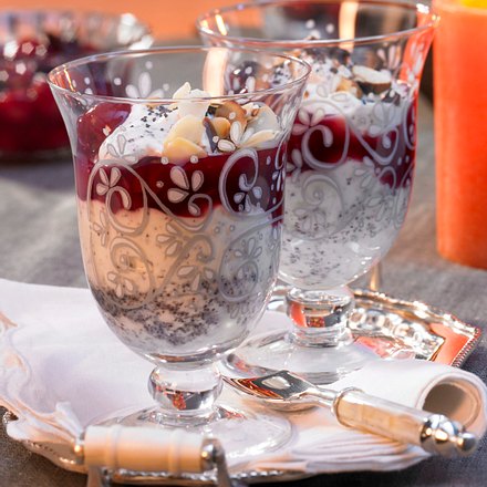 Mohncreme mit Punschkirschen Rezept Mohncreme mit Punschkirschen Rezept