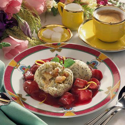 Mohnklößchen mit Rhabarberkompott Rezept