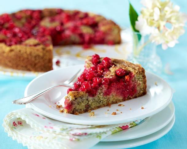 Mohnkuchen mit Johannisbeeren Rezept Mohnkuchen mit Johannisbeeren Rezept