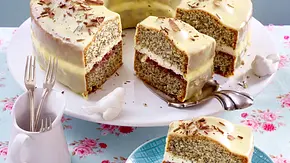 Mohnkuchen mit weißer Schokolade Rezept - Foto: LECKER @ Bauer Media Group