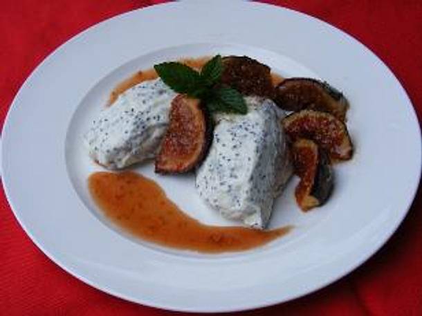 Mohnmousse mit Karamellisierten Feigen Rezept Mohnmousse mit Karamellisierten Feigen Rezept