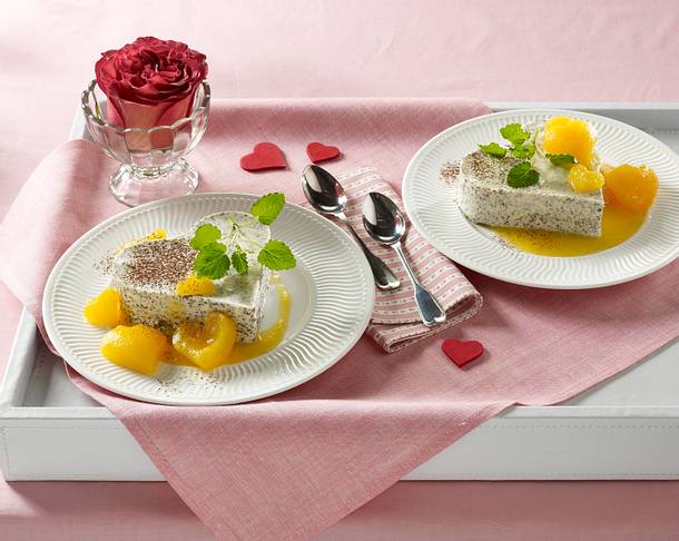 Mohnparfait mit Aprikosen Rezept Mohnparfait mit Aprikosen Rezept
