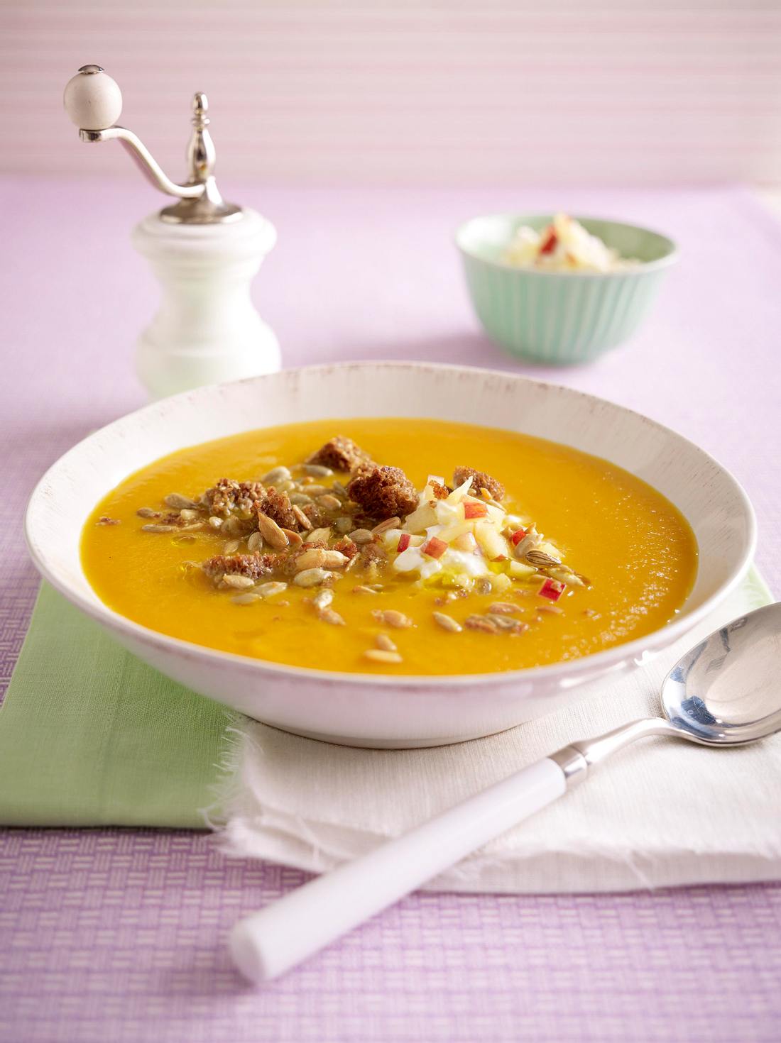 Möhren-Cremesuppe Rezept | LECKER