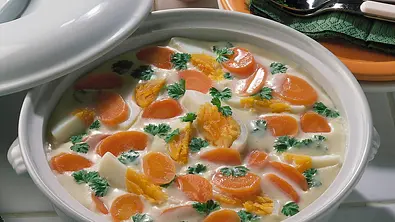 Möhren-Eier-Ragout Rezept - Foto: LECKER @ Bauer Media Group