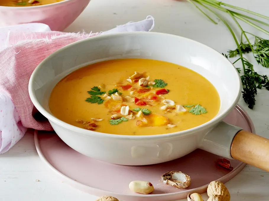 Möhren-Erdnuss-Suppe Rezept Möhren-Erdnuss-Suppe Rezept