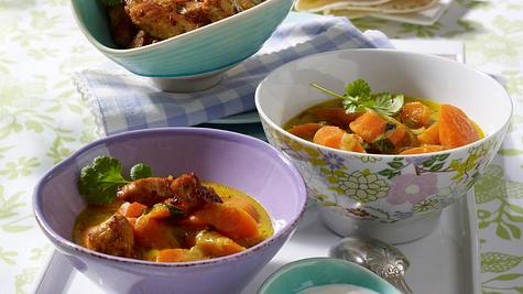 Möhren-Kokos-Curry mit knusprigen Putenstreifen Rezept - Foto: House of Food / Bauer Food Experts KG