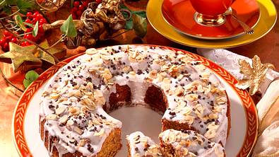Möhren-Nusskuchen Rezept - Foto: LECKER @ Bauer Media Group