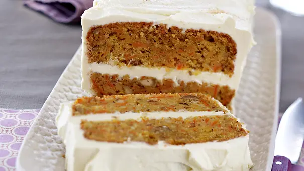 Möhrenkuchen mit Frischkäse-Frosting Rezept - Foto: LECKER @ Bauer Media Group