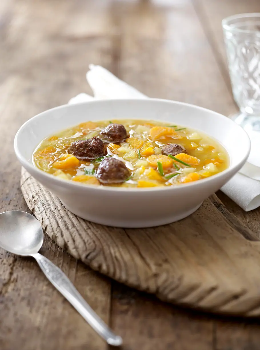 Möhrensuppe mit Hackbällchen Rezept Möhrensuppe mit Hackbällchen Rezept