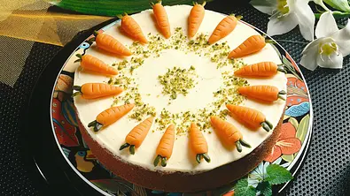 Möhrentorte mit Frischkäseguss Rezept - Foto: Take