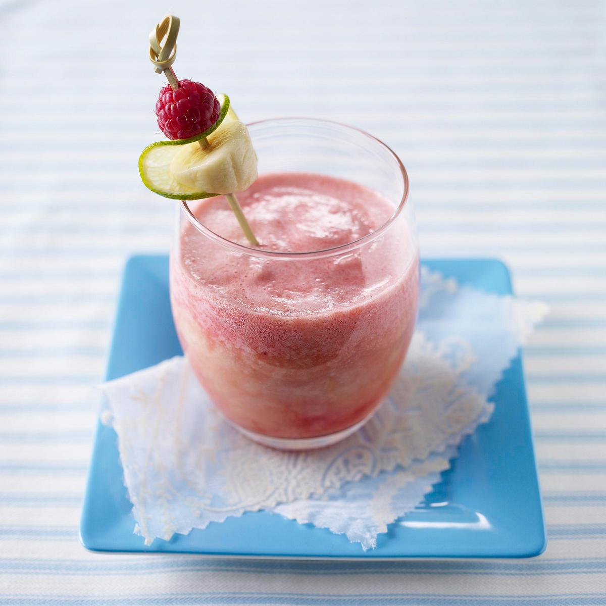 Molke-Frucht-Drink mit Himbeeren und Bananen Rezept