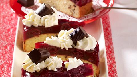 Mon Cheri-Torte mit Kirschkompott Rezept - Foto: House of Food / Bauer Food Experts KG