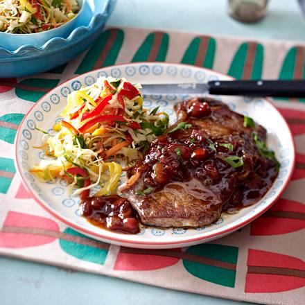 Monkey Gland Steak mit Chakalaka-Krautsalat Rezept Monkey Gland Steak mit Chakalaka-Krautsalat Rezept