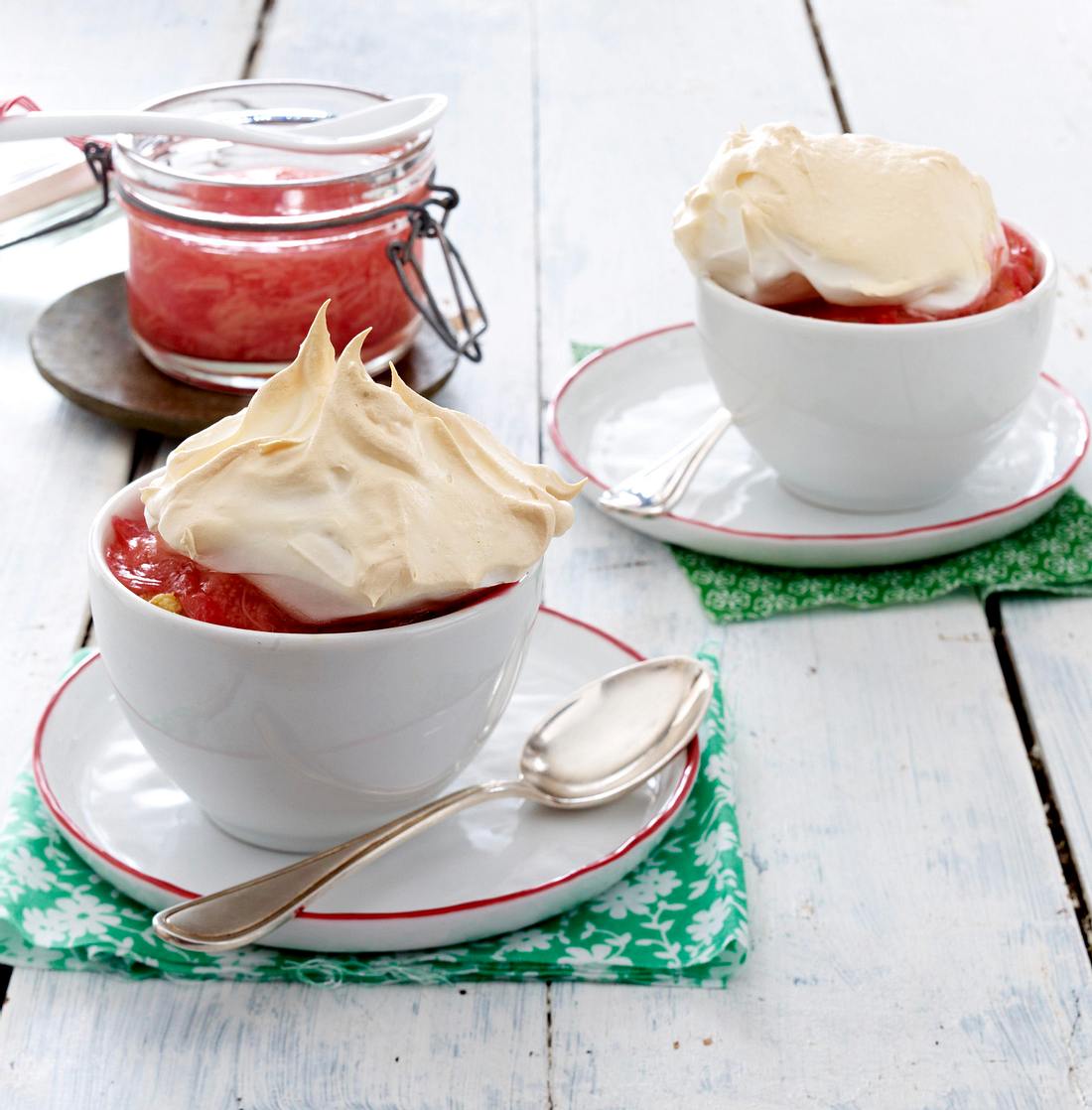 Monmouth-Pudding mit Rhabarber Rezept