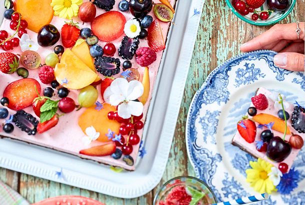 Mosaikkuchen „Quer durchs Beet“ Rezept