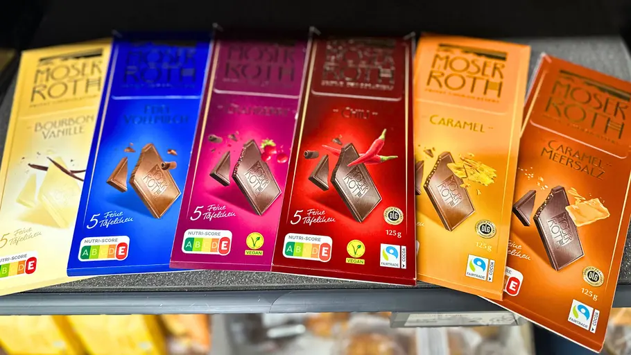 Sortenvielfalt von Moser Roth Schokolade: Weiß, Vollmilch, mit Cranberry, Chili oder (Salz-)Karamell 