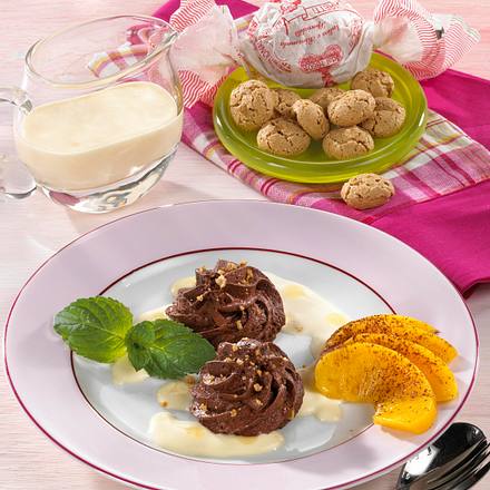 Mousse au chocolat zu Eierlikör-Crème-Fraîche-Soße Rezept Mousse au chocolat zu Eierlikör-Crème-Fraîche-Soße Rezept