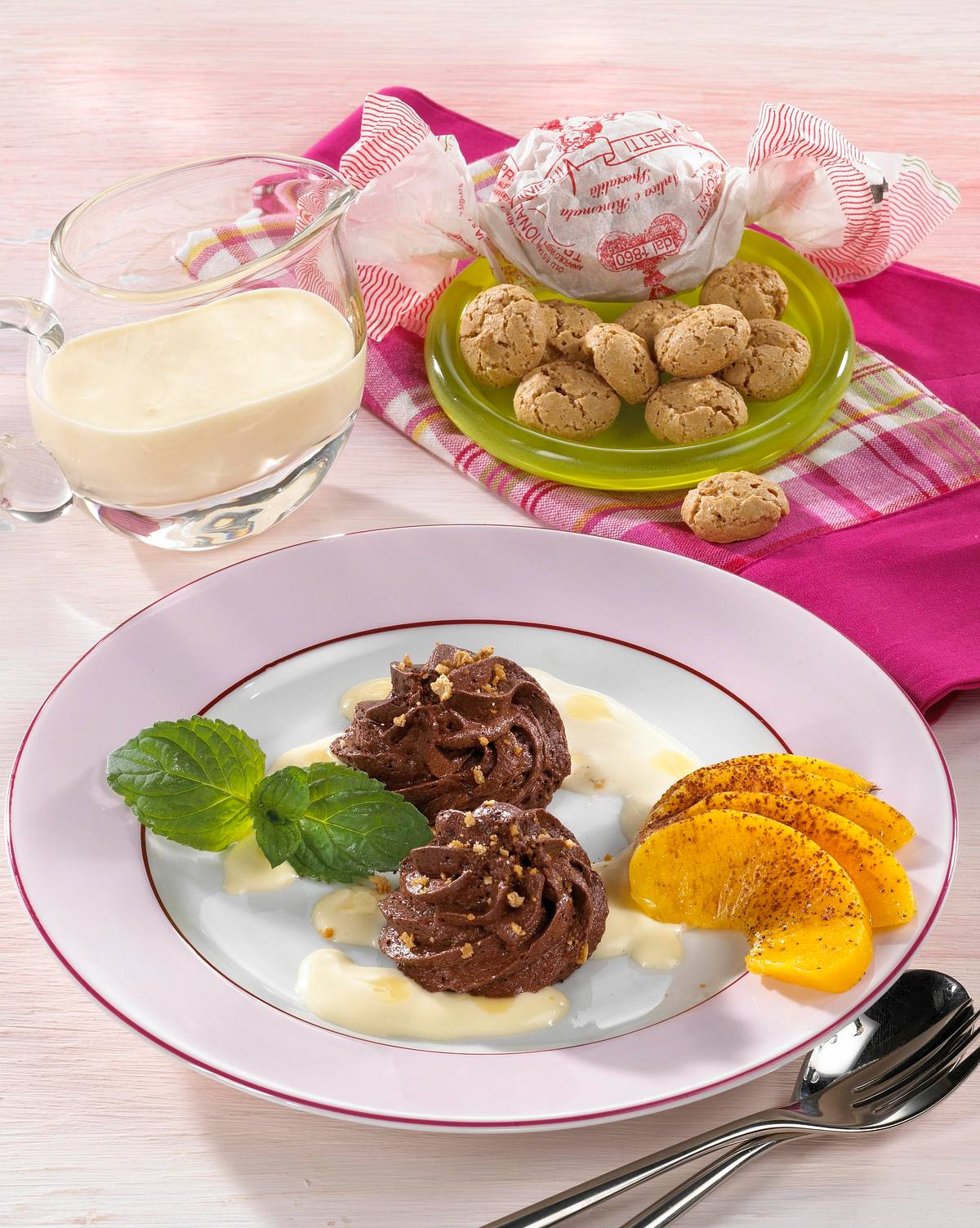 Mousse au chocolat zu Eierlikör-Crème-Fraîche-Soße Rezept