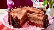 Moussetorte mit Kirschen Rezept - Foto: LECKER @ Bauer Media Group Moussetorte mit Kirschen Rezept - Foto: LECKER @ Bauer Media Group