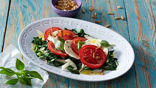 Mozzarella auf Mangold und Strauchtomaten Rezept - Foto: House of Food / Bauer Food Experts KG