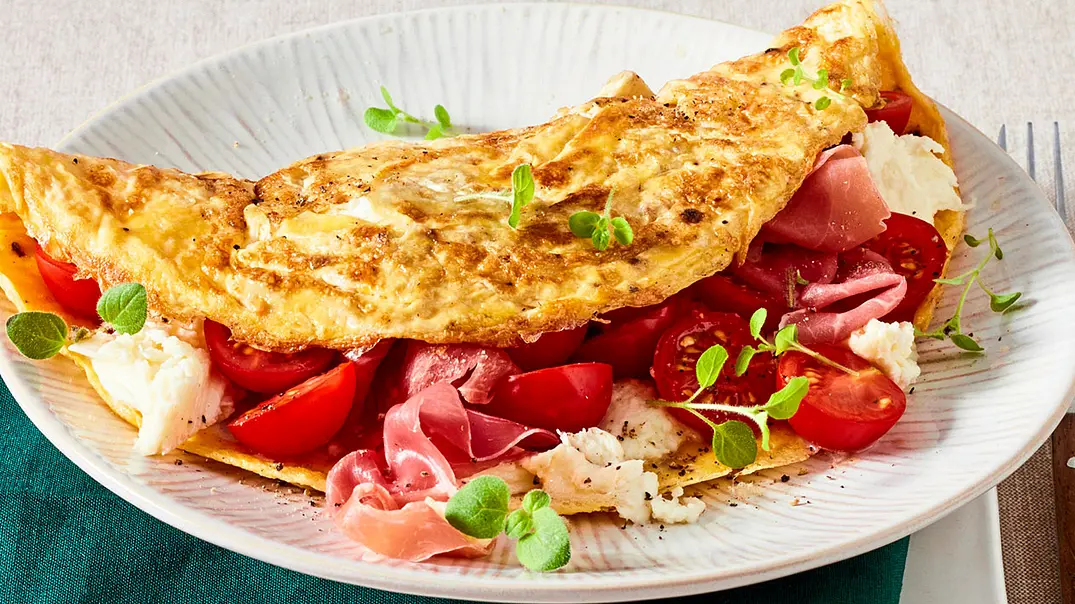 Mozzarella-Omelett Rezept - Foto: LECKER @ Bauer Media Group Mozzarella-Omelett Rezept - Foto: LECKER @ Bauer Media Group