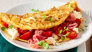 Mozzarella-Omelett Rezept - Foto: LECKER @ Bauer Media Group Mozzarella-Omelett Rezept - Foto: LECKER @ Bauer Media Group