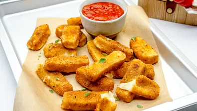 Mozzarella Sticks Rezept - Foto: ShowHeroes für LECKER @ Bauer Media Group