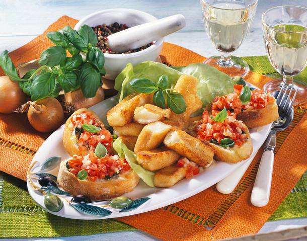 Mozzarella-Sticks mit Tomaten-Crostini Rezept Mozzarella-Sticks mit Tomaten-Crostini Rezept