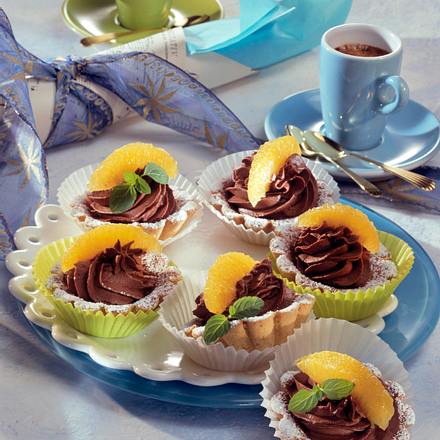 Mürbeteig-Torteletts mit Schokoladensahne und Orangenfilets (Diabetiker) Rezept Mürbeteig-Torteletts mit Schokoladensahne und Orangenfilets (Diabetiker) Rezept