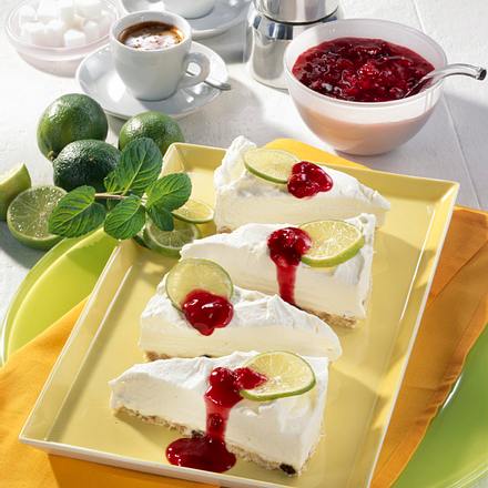 Müsli-Torte mit Roter Grütze Rezept Müsli-Torte mit Roter Grütze Rezept