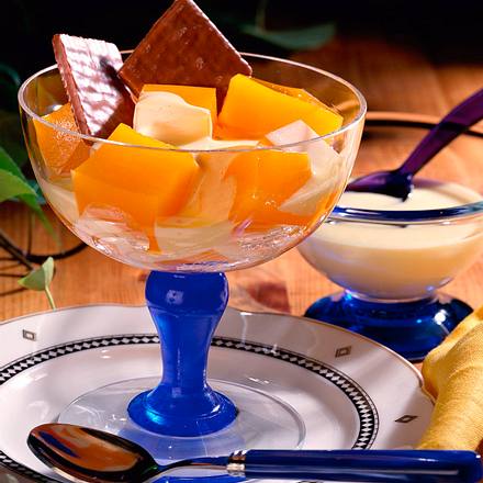 Multivitamin-Gelee mit Vanillesoße Rezept