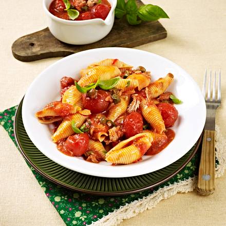 Muschelnudeln mit Thunfischsoße Rezept Muschelnudeln mit Thunfischsoße Rezept