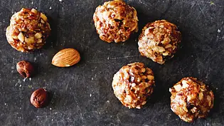Müsli-Balls Rezept - Foto: LECKER @ Bauer Media Group Müsli-Balls Rezept - Foto: LECKER @ Bauer Media Group