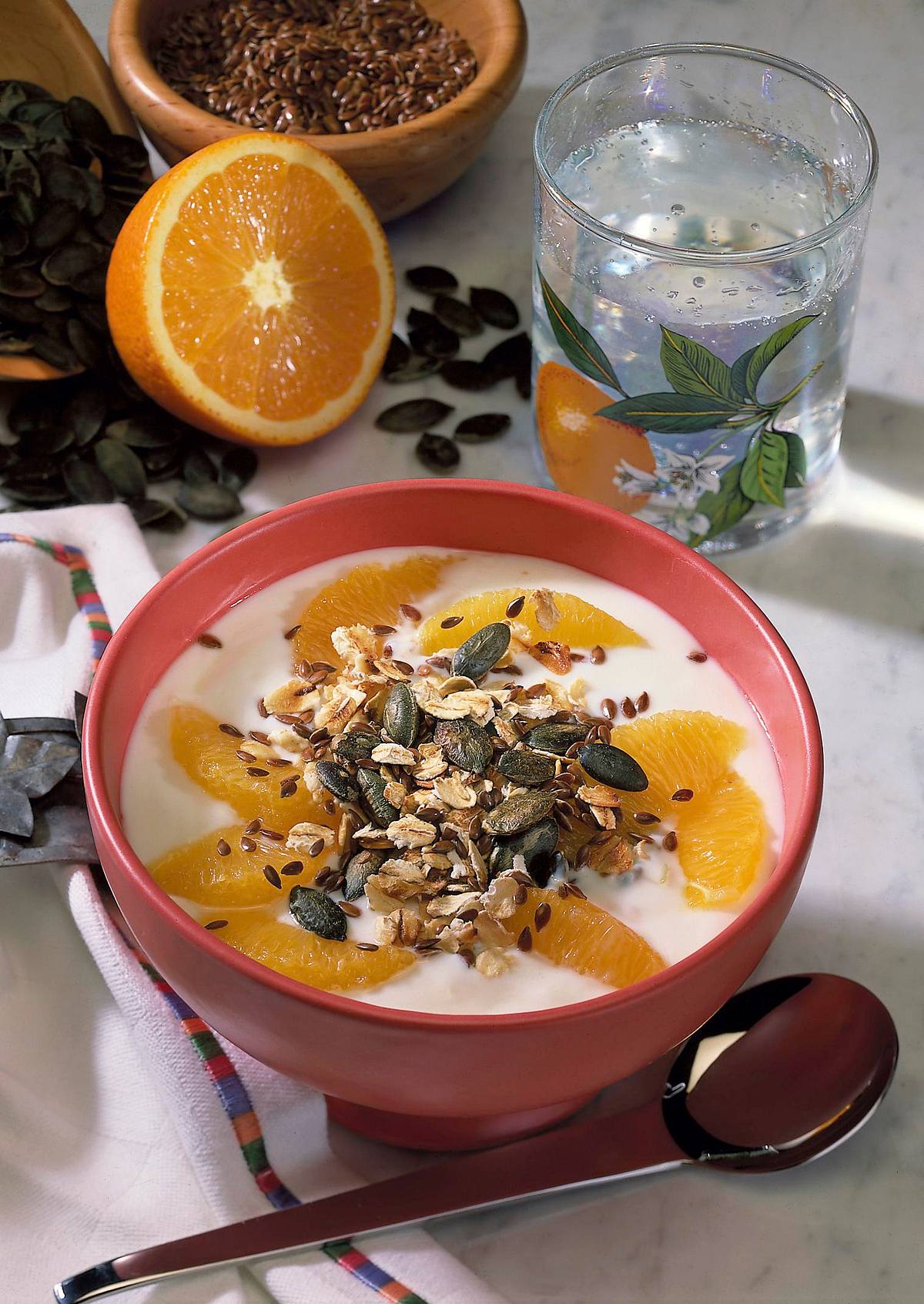 Müsli-Joghurt mit Orange Rezept