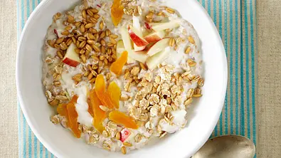 Müsli mit Früchten (Das gesündeste Frühstück der Welt) Rezept - Foto: LECKER @ Bauer Media Group