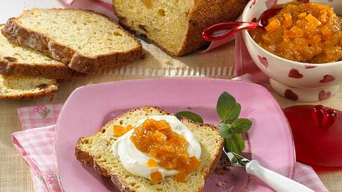 Müsli-Quarkbrot & Aprikosen-Mus Rezept - Foto: House of Food / Bauer Food Experts KG