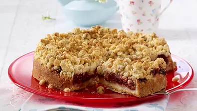 Müsli-Streusel-Kirschkuchen Rezept - Foto: LECKER @ Bauer Media Group