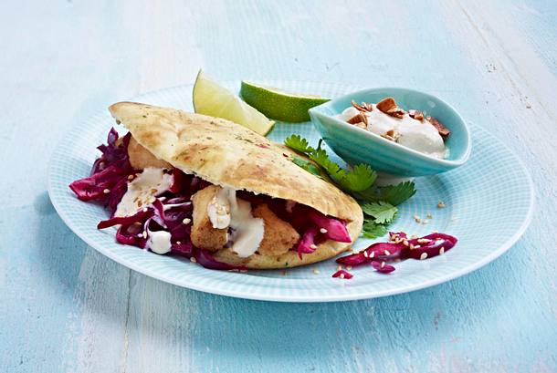 Naanbread mit Rotkohlsalat Rezept Naanbread mit Rotkohlsalat Rezept