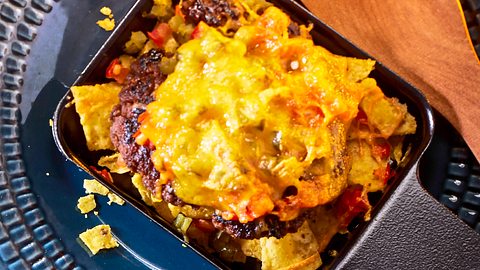 Nacho-Cheeseburger Rezept - Foto: House of Food / Bauer Food Experts KG