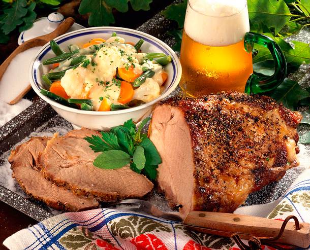Nackenbraten mit buntem Gemüse Rezept Nackenbraten mit buntem Gemüse Rezept