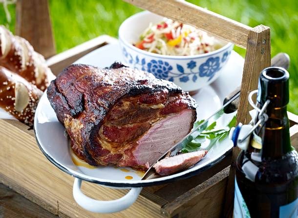 Nackenbraten mit Honig-Bier-Glasur Rezept Nackenbraten mit Honig-Bier-Glasur Rezept