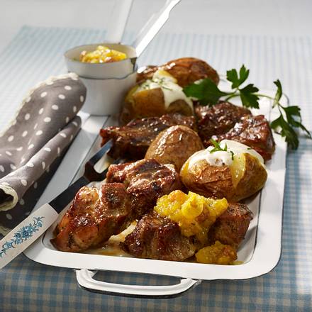Nackenbraten vom Blech mit Apfel-Zwiebel-Chutney Rezept Nackenbraten vom Blech mit Apfel-Zwiebel-Chutney Rezept