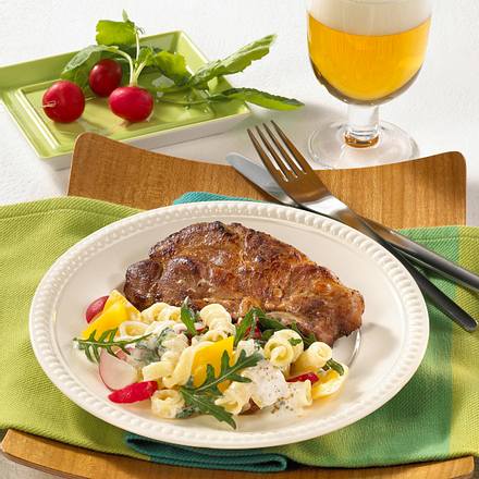 Nackenkotelett mit Nudelsalat Rezept